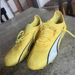 Puma Ultra soccer boot yellow size 9 us